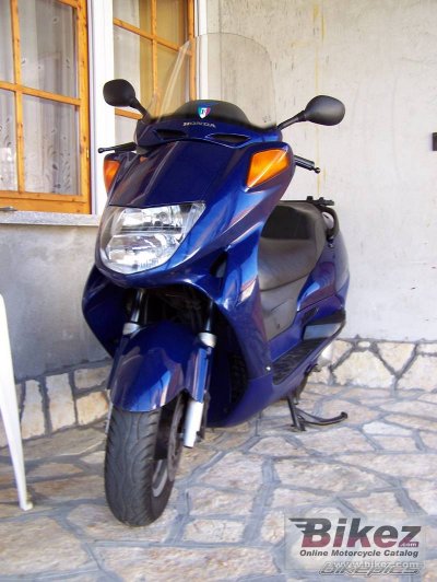 2000 Honda FES 250 Foresight photo
